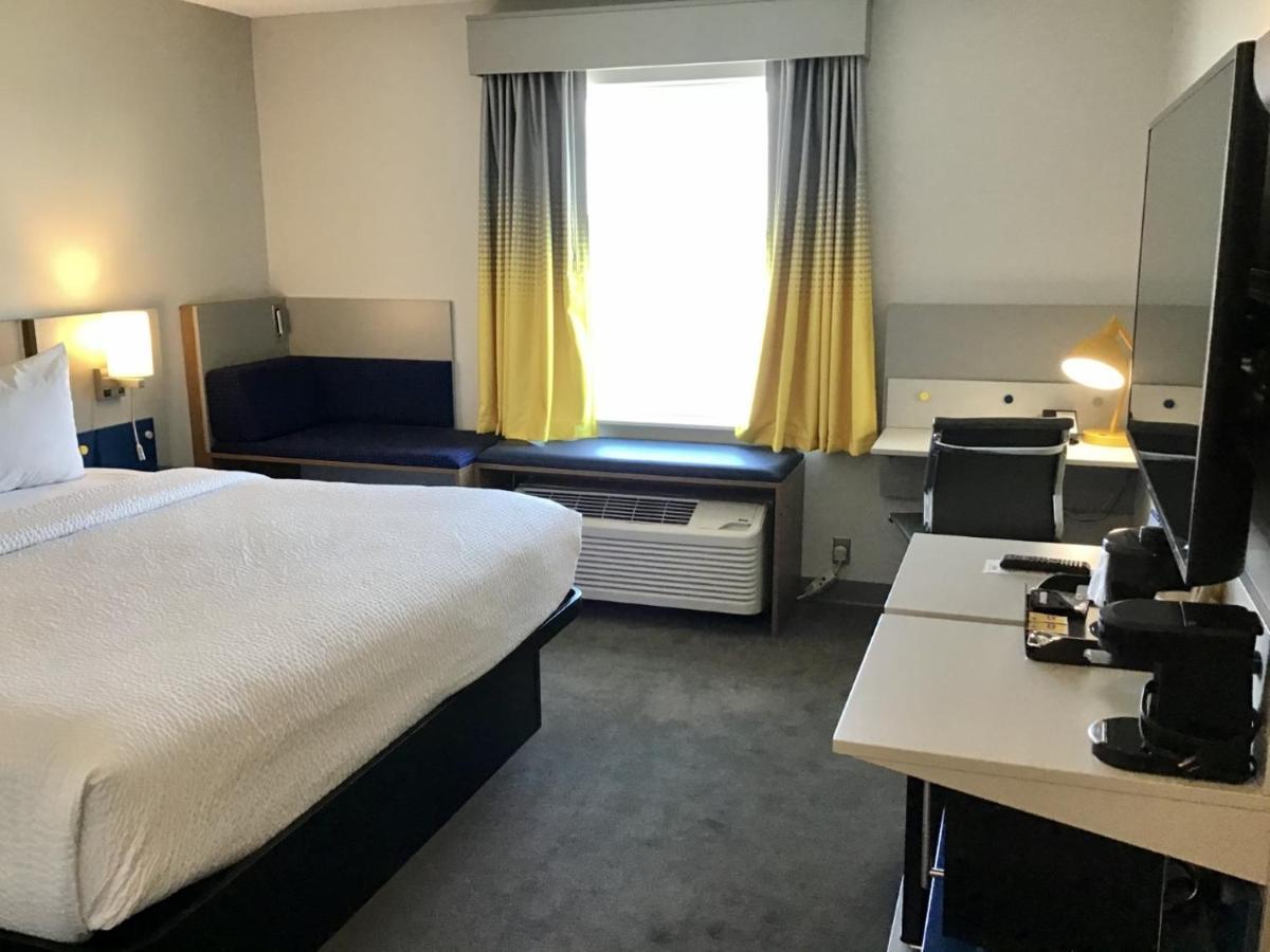 Holiday Inn Express & Suites George - Quincy South By Ihg Екстериор снимка