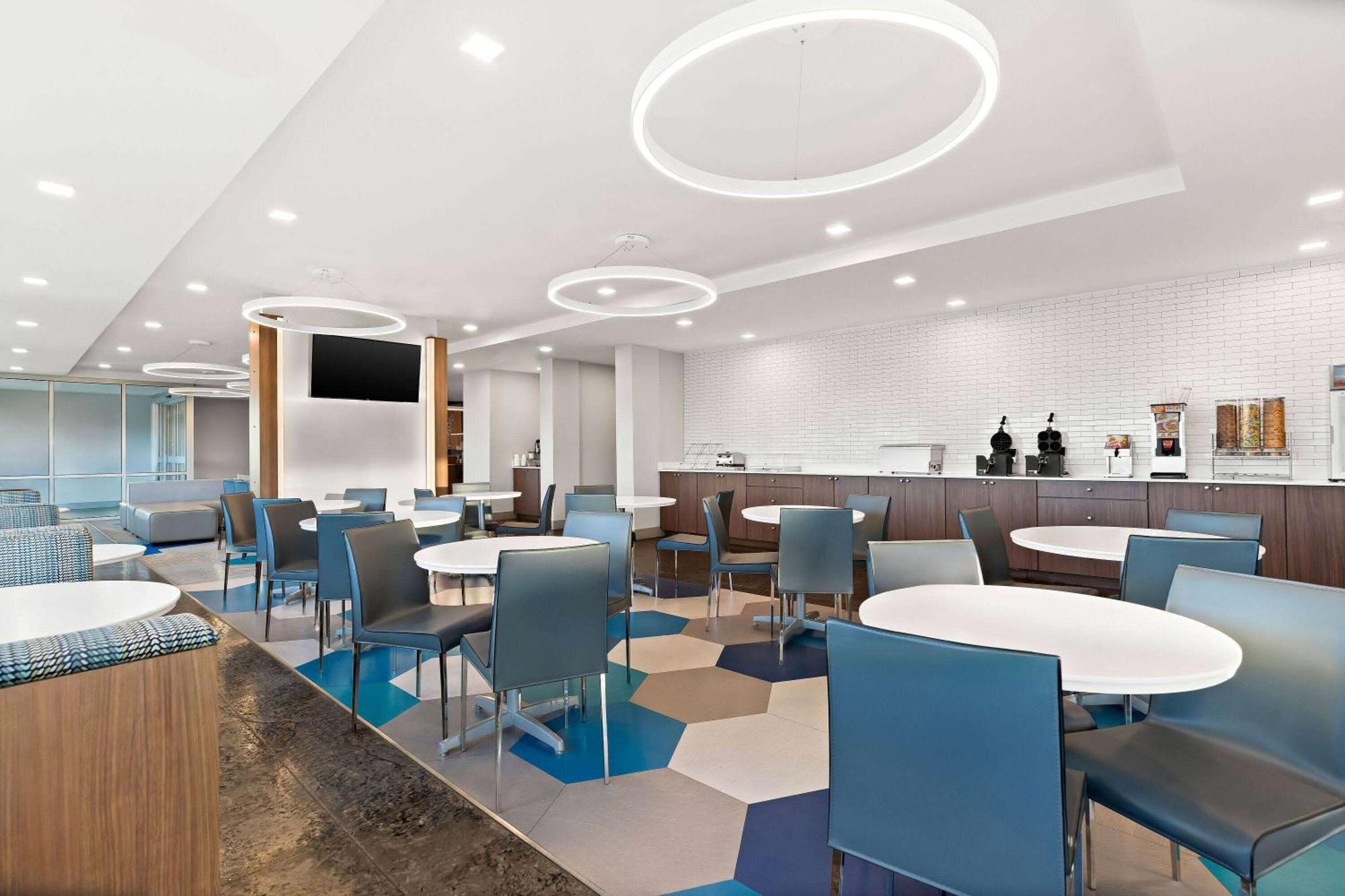 Holiday Inn Express & Suites George - Quincy South By Ihg Екстериор снимка