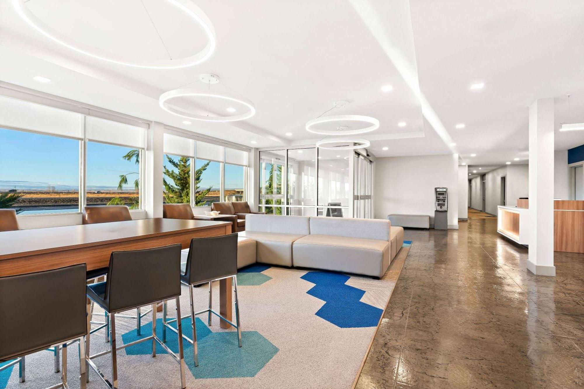 Holiday Inn Express & Suites George - Quincy South By Ihg Екстериор снимка