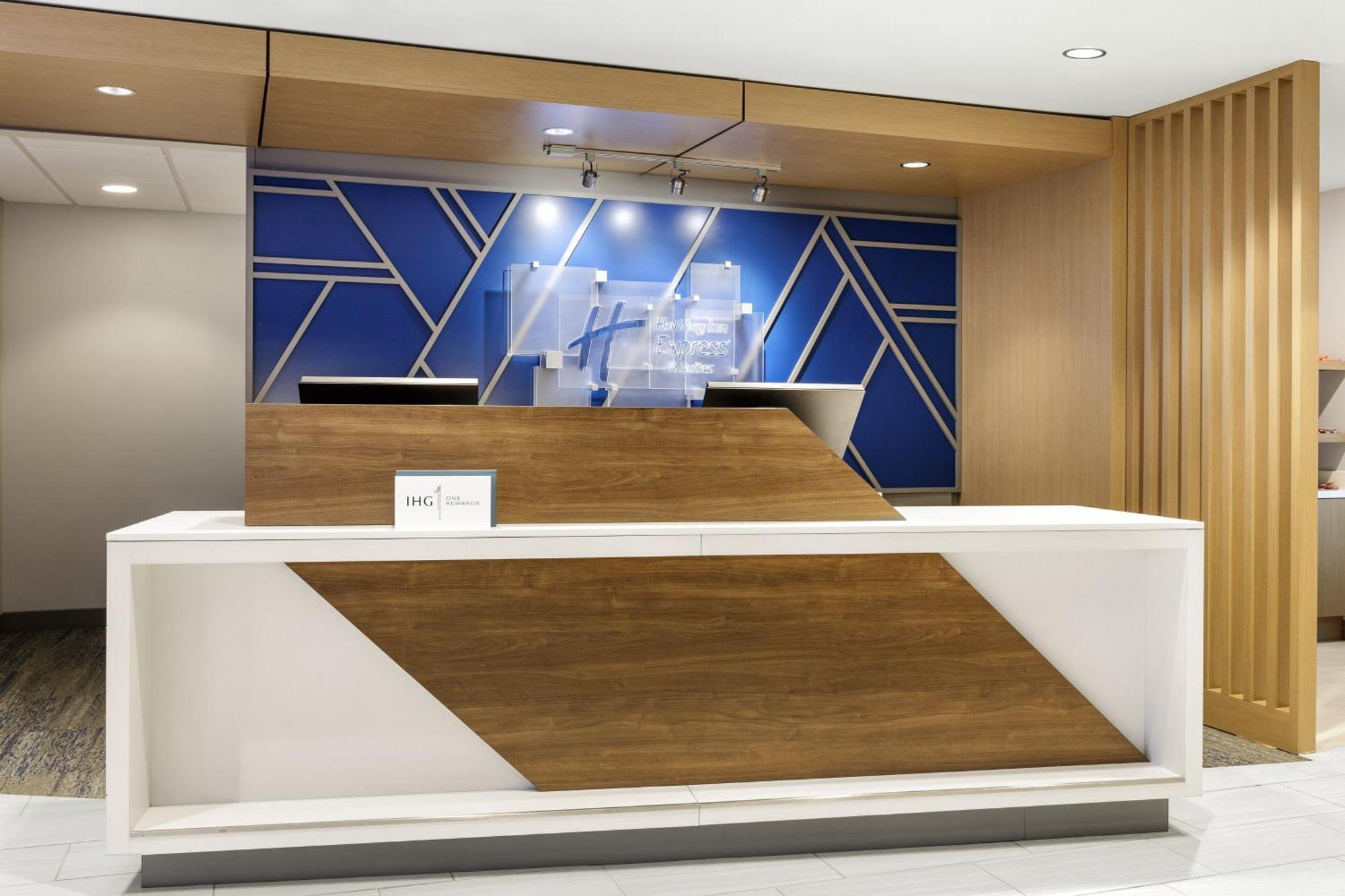 Holiday Inn Express & Suites George - Quincy South By Ihg Екстериор снимка