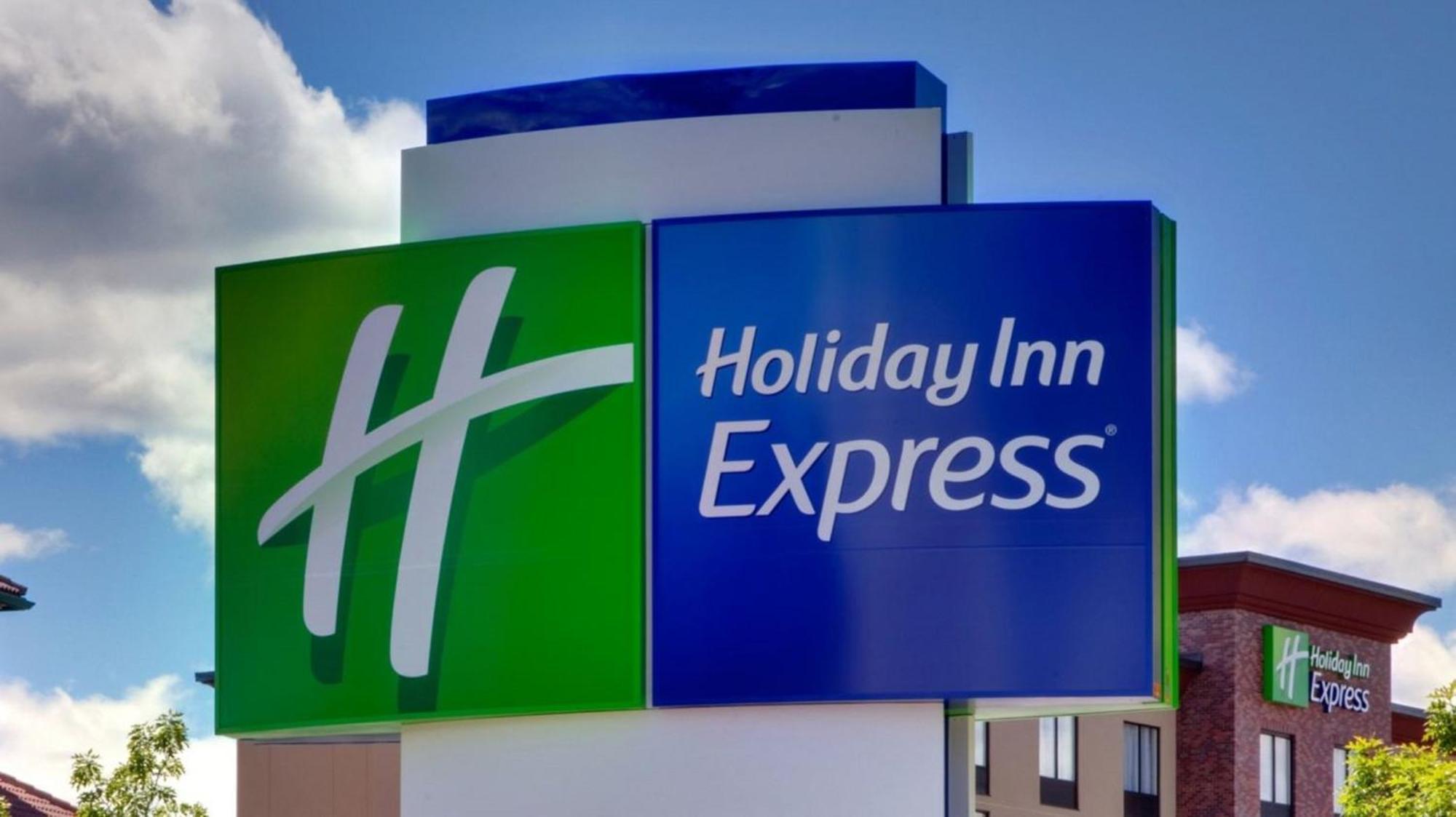 Holiday Inn Express & Suites George - Quincy South By Ihg Екстериор снимка